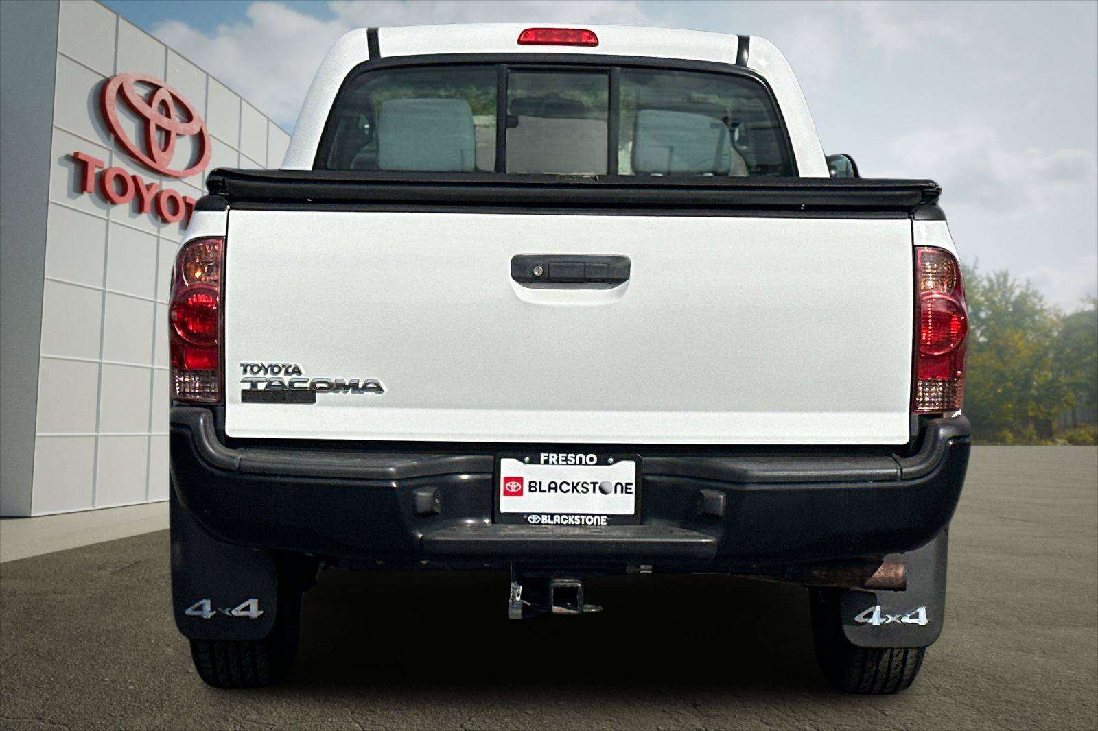 Used 2014 Toyota Tacoma 4x4 Regular Cab image 4