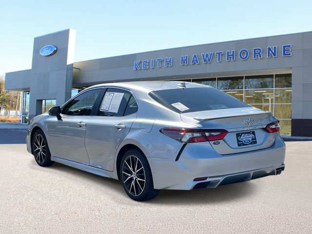 Used 2024 Toyota Camry SE w/ Convenience Package FWD image 4