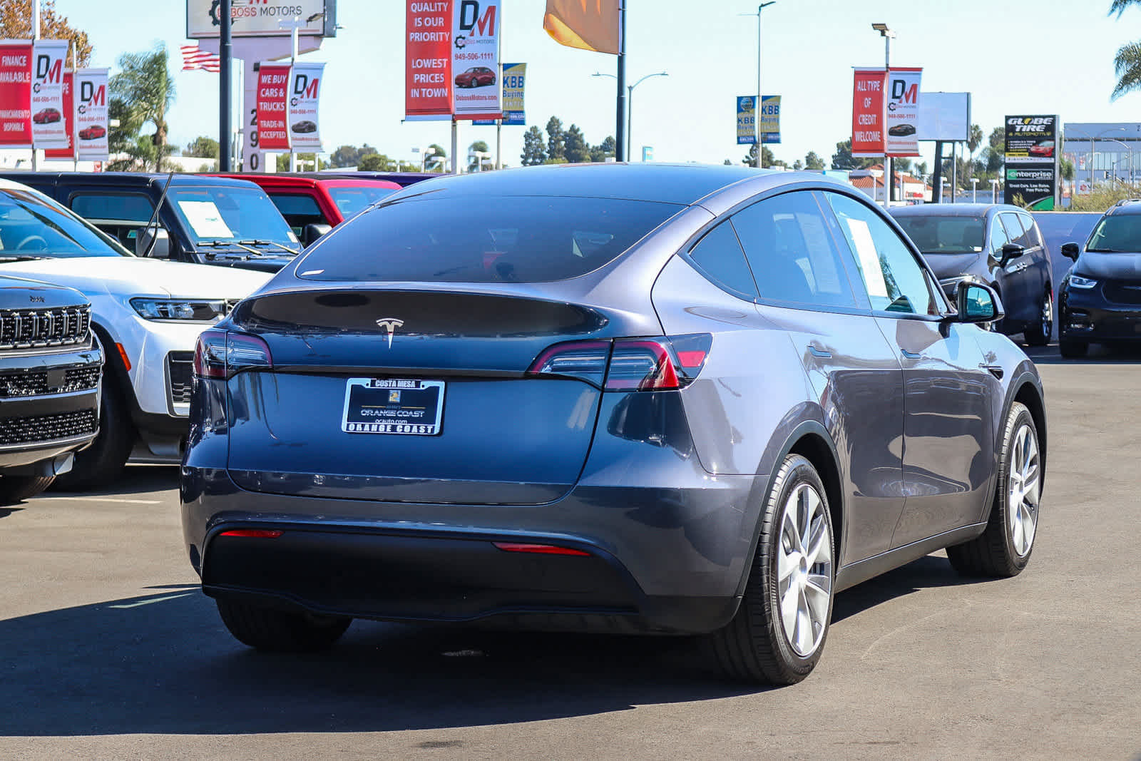 Used 2023 Tesla Model Y 2WD image 4