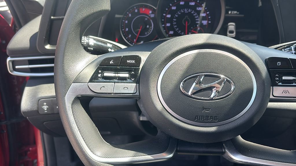 Used 2023 Hyundai Elantra SEL FWD image 18
