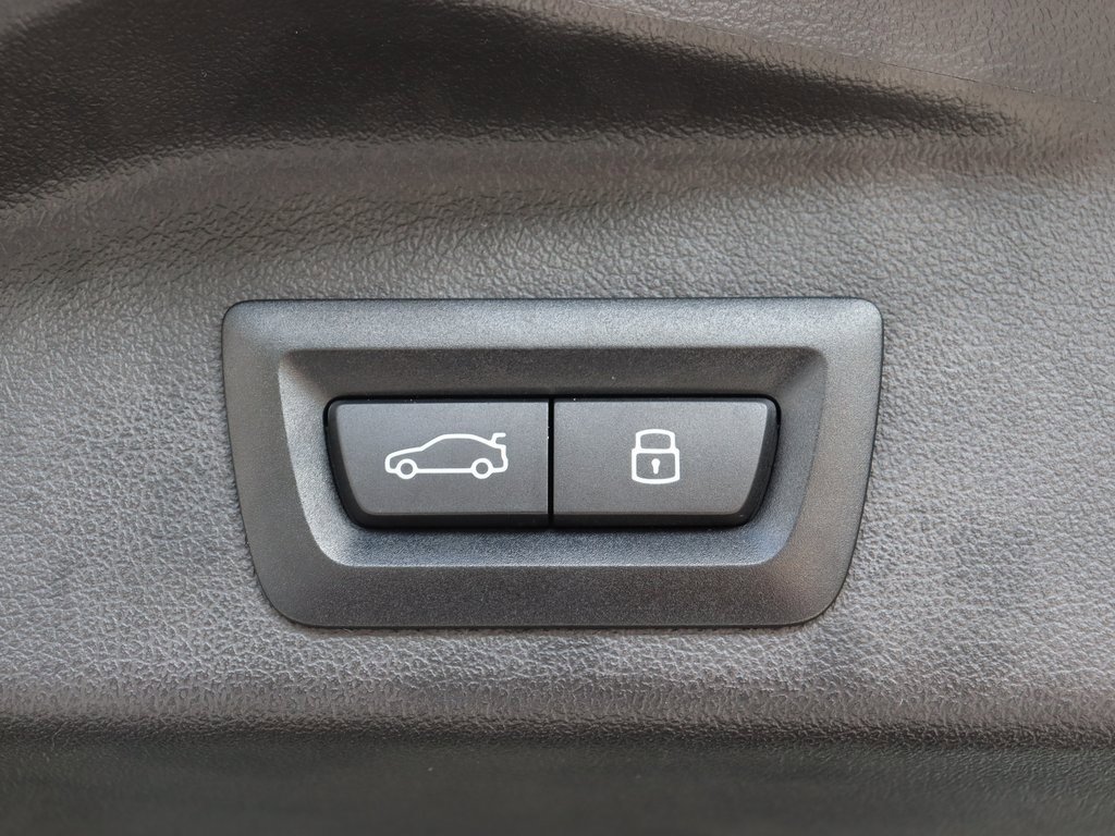 Used 2026 BMW X5 M60i image 11