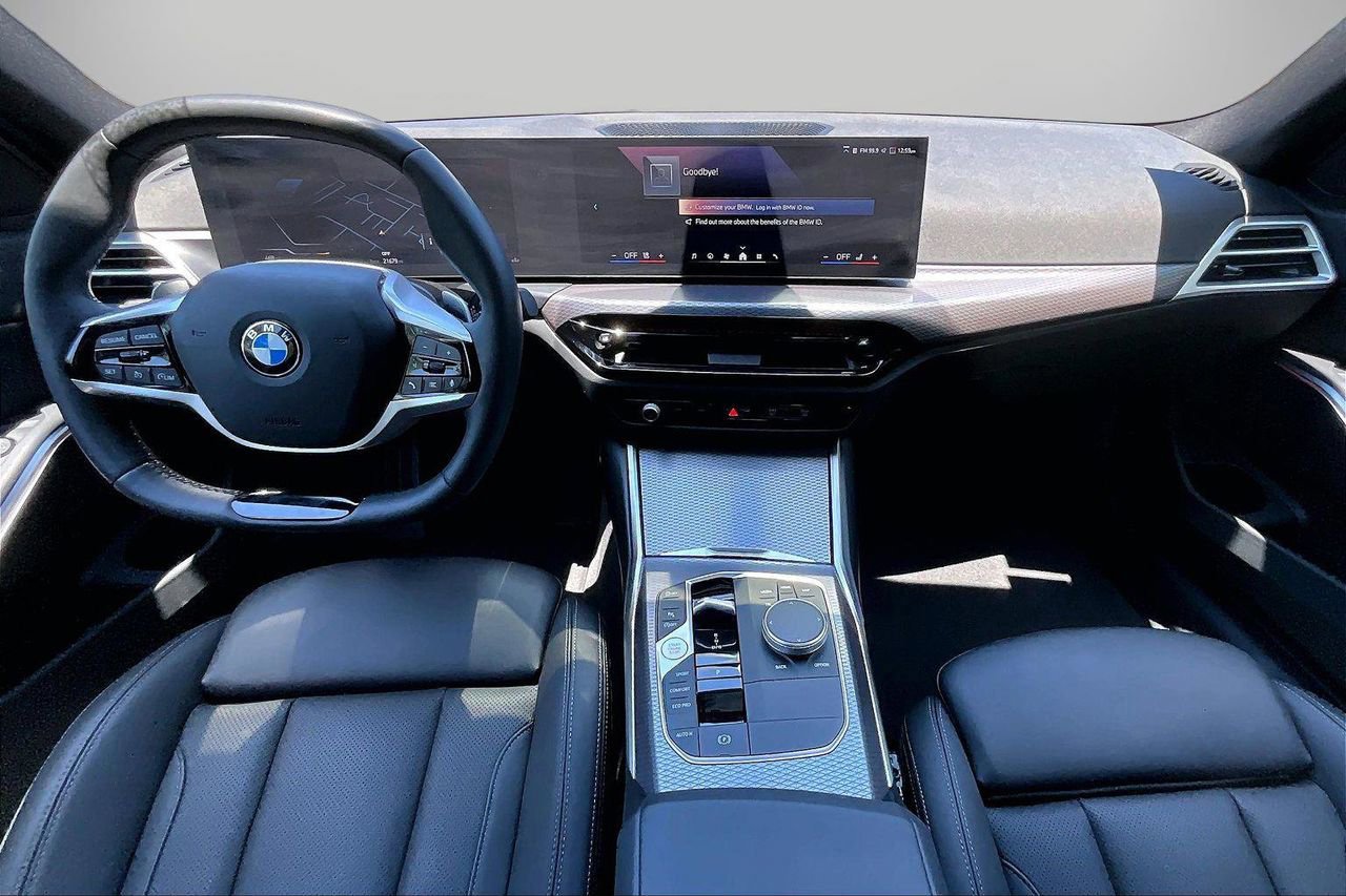 Used 2025 BMW 330i xDrive Sedan AWD/4WD image 15