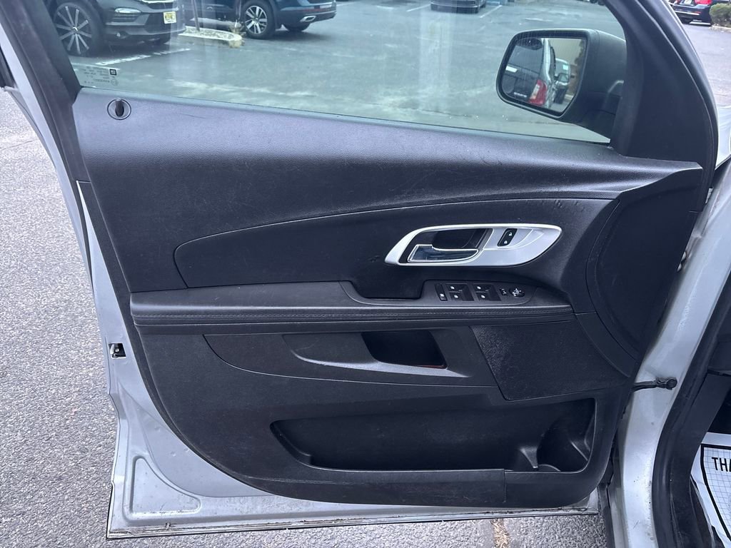 Used 2017 Chevrolet Equinox L image 14