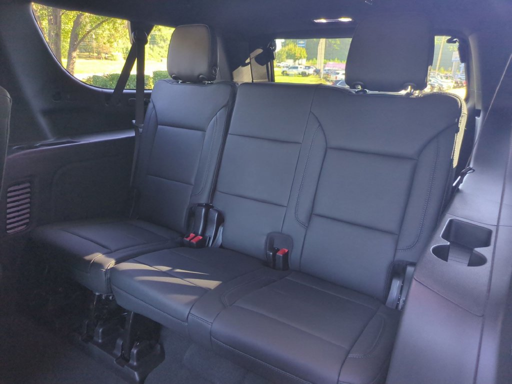 New 2027 Chevrolet Suburban Z71 w/ Comfort Package AWD/4WD image 34
