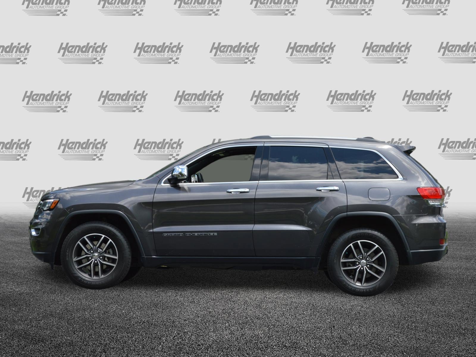 Used 2017 Jeep Grand Cherokee Limited w/ Luxury Group II AWD/4WD image 8