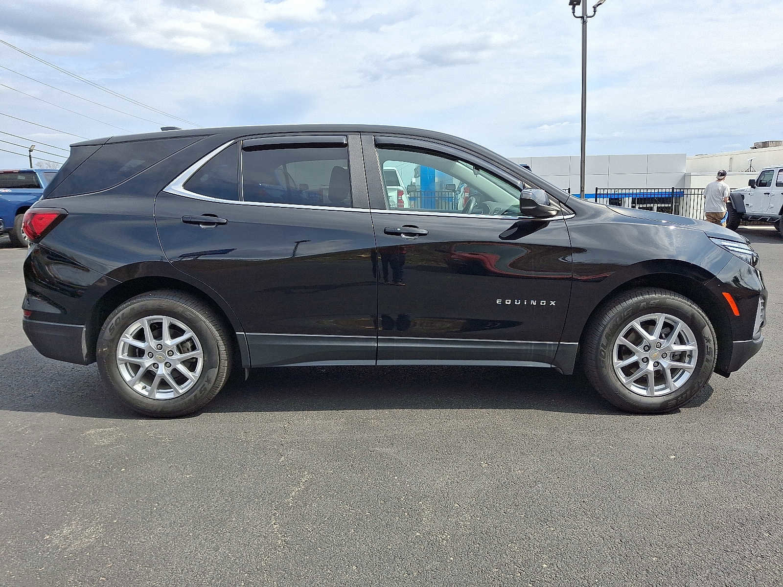Used 2023 Chevrolet Equinox LT image 8