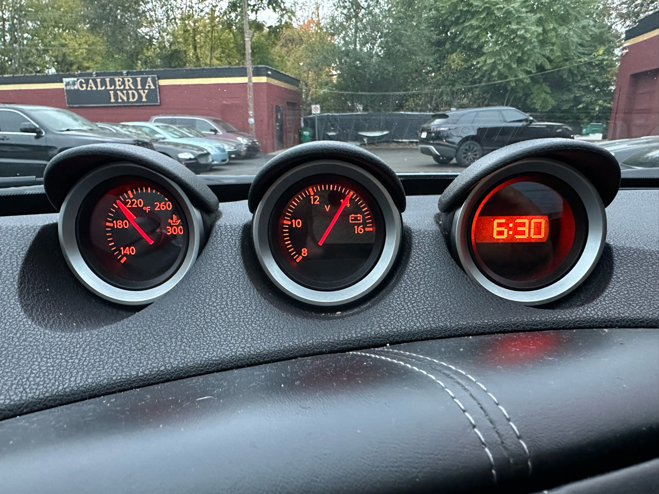 Used 2015 Nissan 370Z Coupe image 33