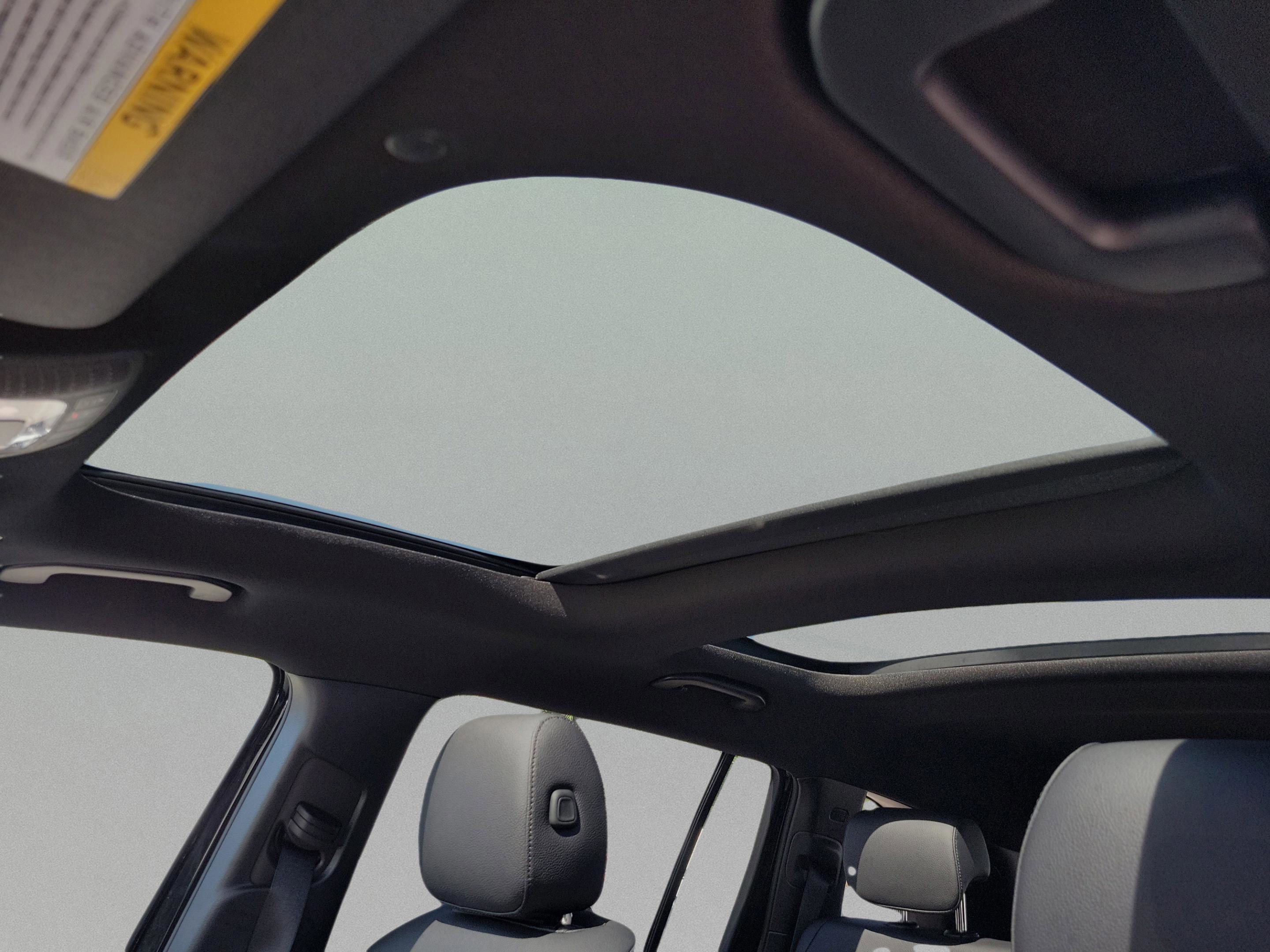 Certified 2025 Mercedes-Benz GLB 250 image 28