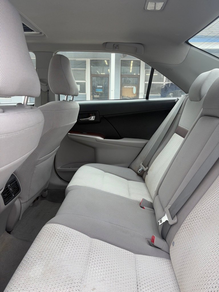 Used 2014 Toyota Camry XLE image 12