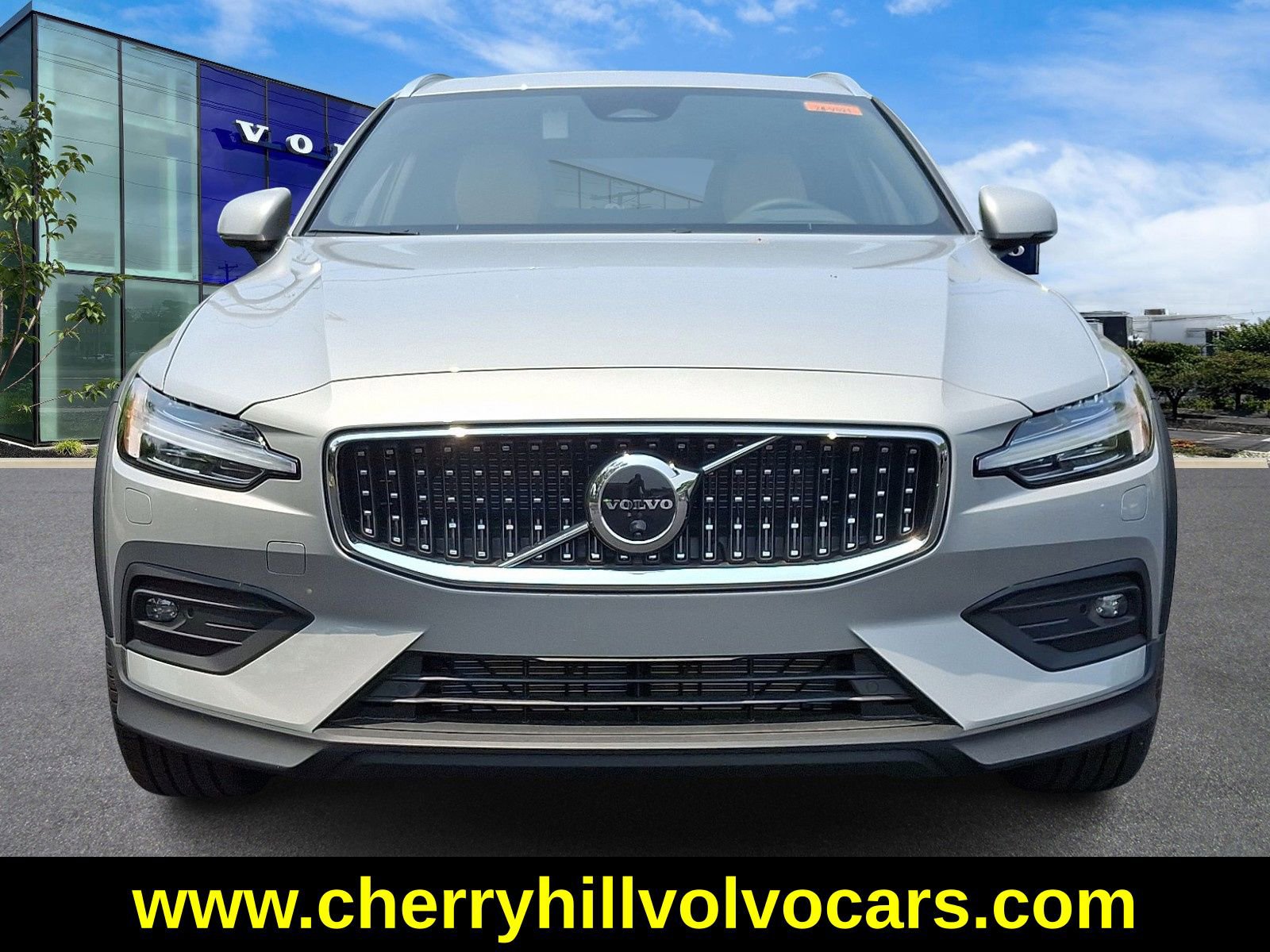 New 2025 Volvo V60 B5 Cross Country Ultra w/ Protection Package Premier image 2