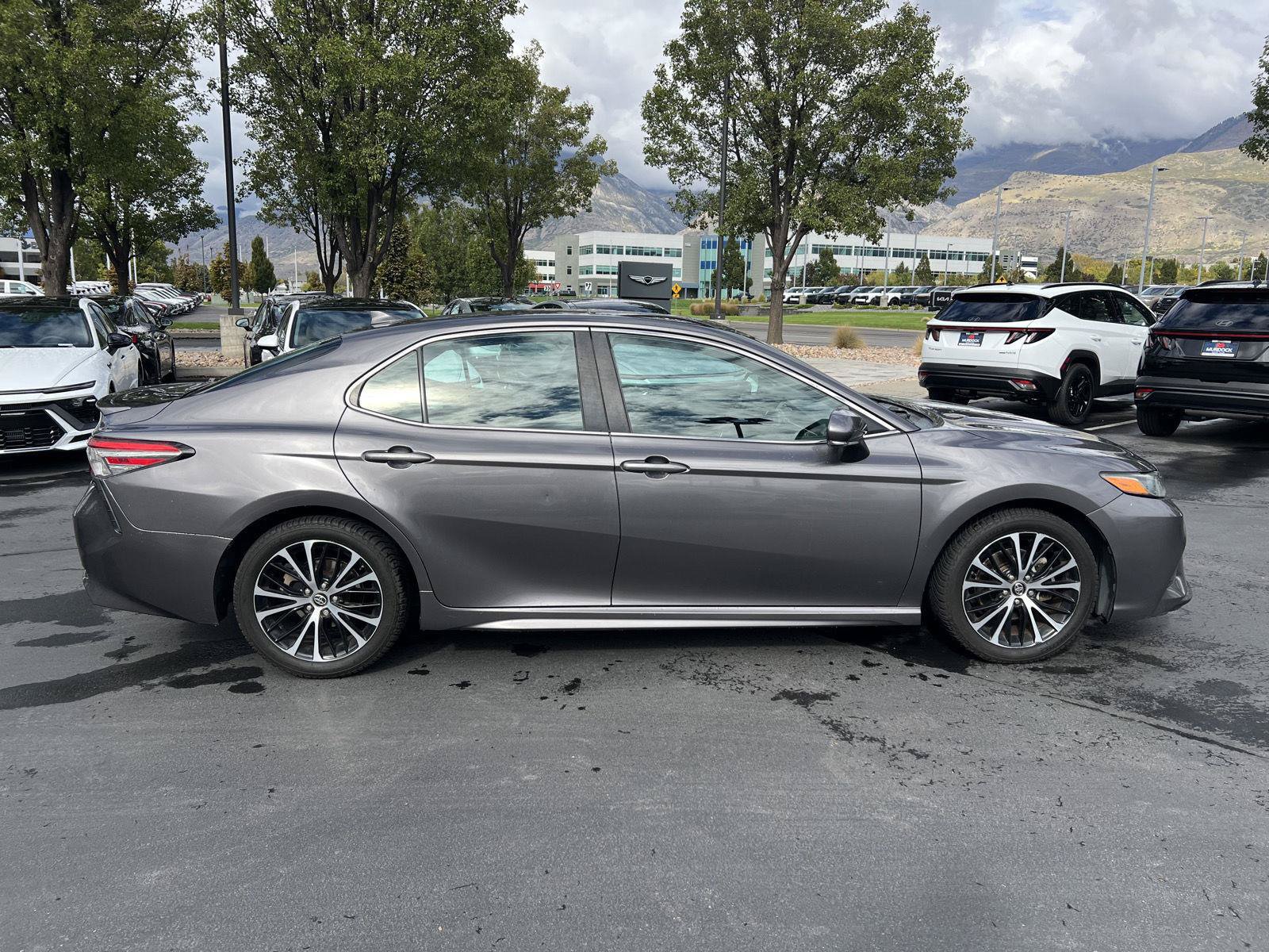 Used 2019 Toyota Camry SE w/ Audio Package FWD image 17