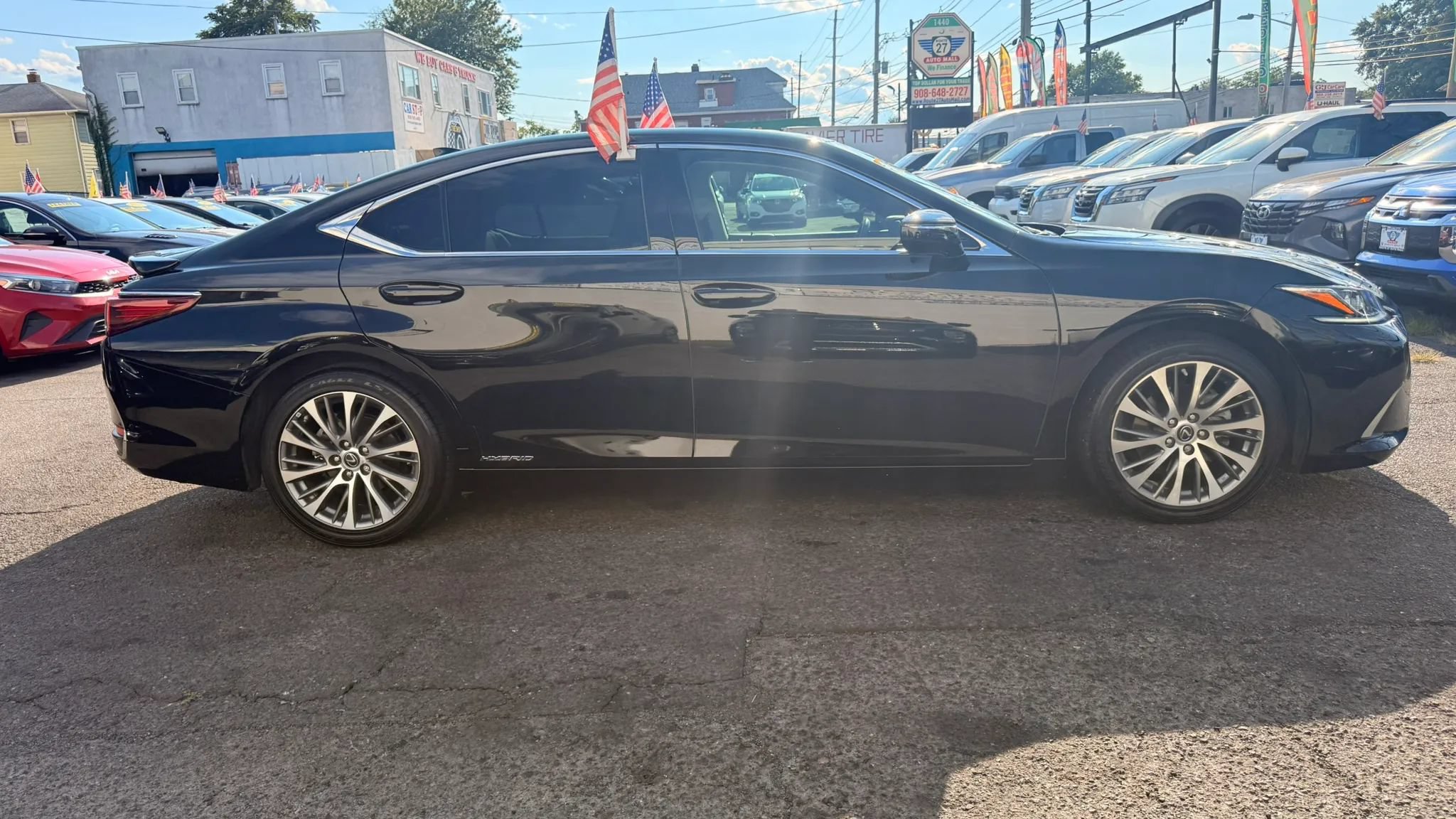 Used 2021 Lexus ES 300h w/ Premium Package FWD image 11