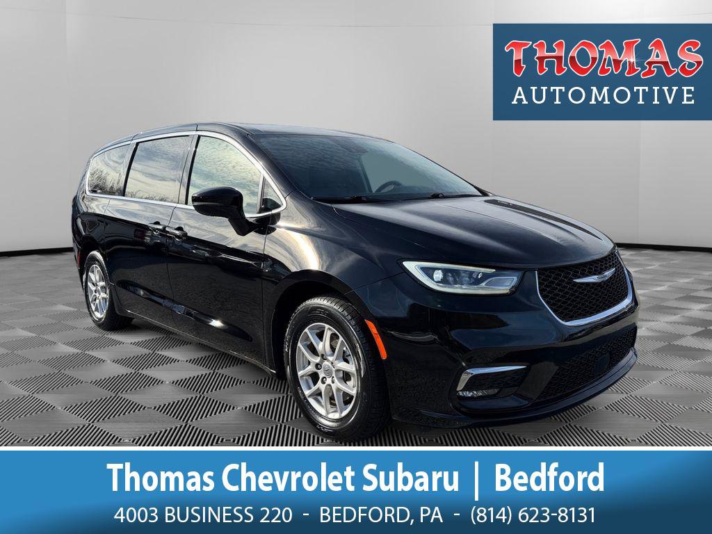 Used 2024 Chrysler Pacifica Touring-L image 1