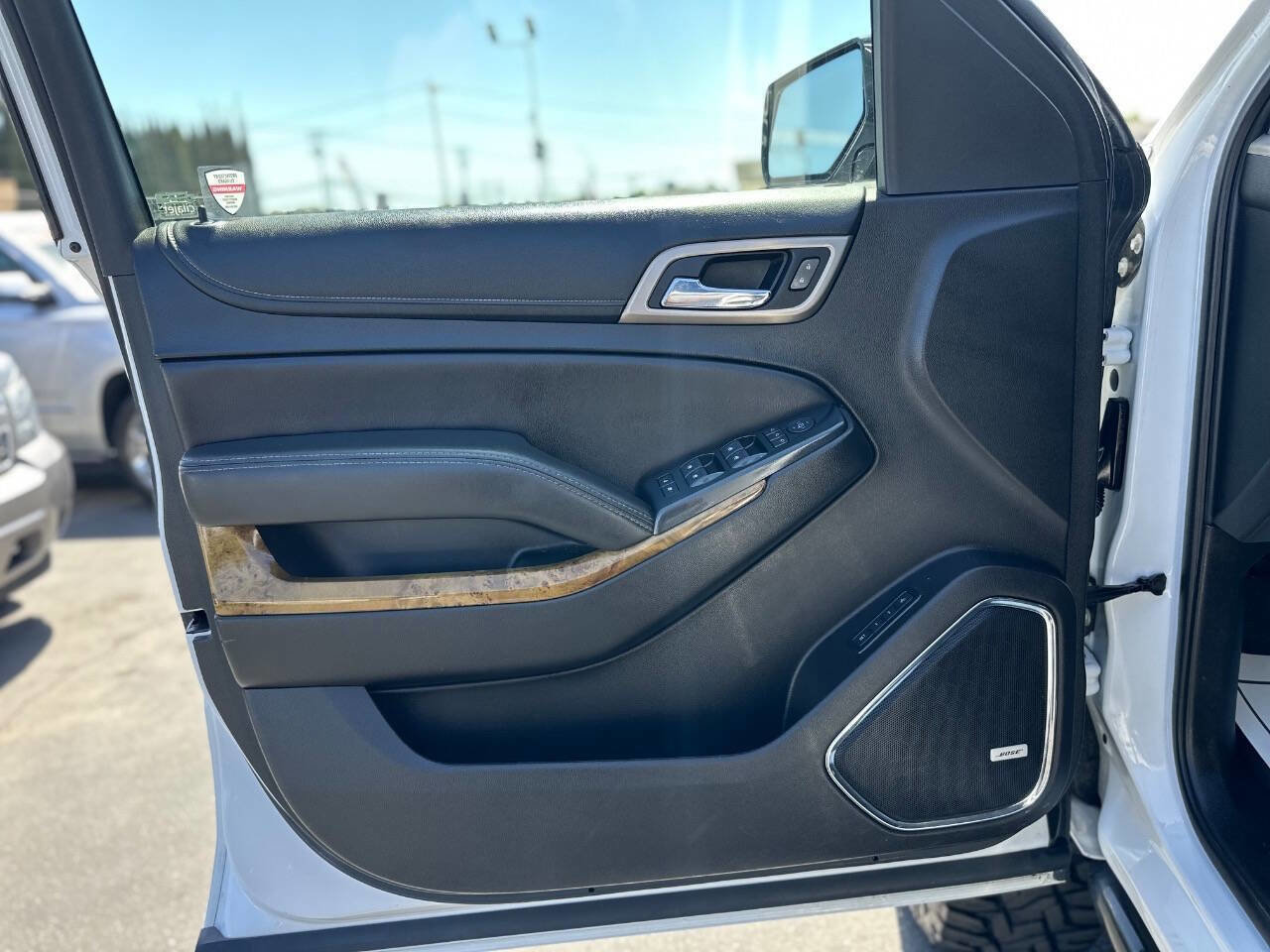 Used 2017 GMC Yukon Denali w/ Open Road Package AWD/4WD image 9