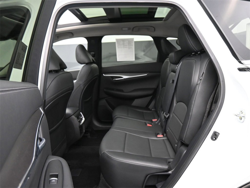 Used 2023 INFINITI QX50 Luxe image 18