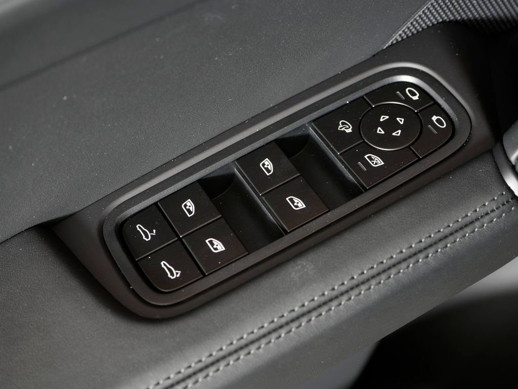 Certified 2026 Porsche Cayenne AWD/4WD image 15