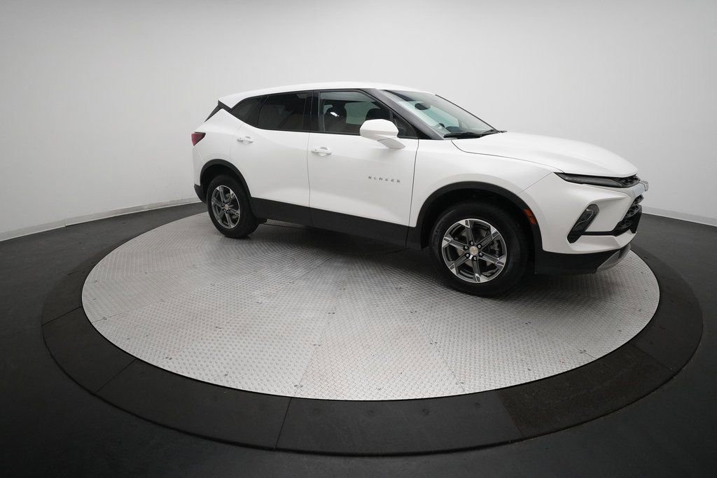 Used 2025 Chevrolet Blazer LT image 13