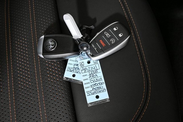 New 2025 Alfa Romeo Giulia w/ Driving Assist Package image 28