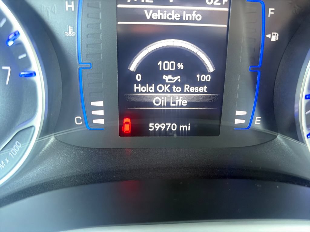 Used 2023 Chrysler Voyager LX FWD image 17