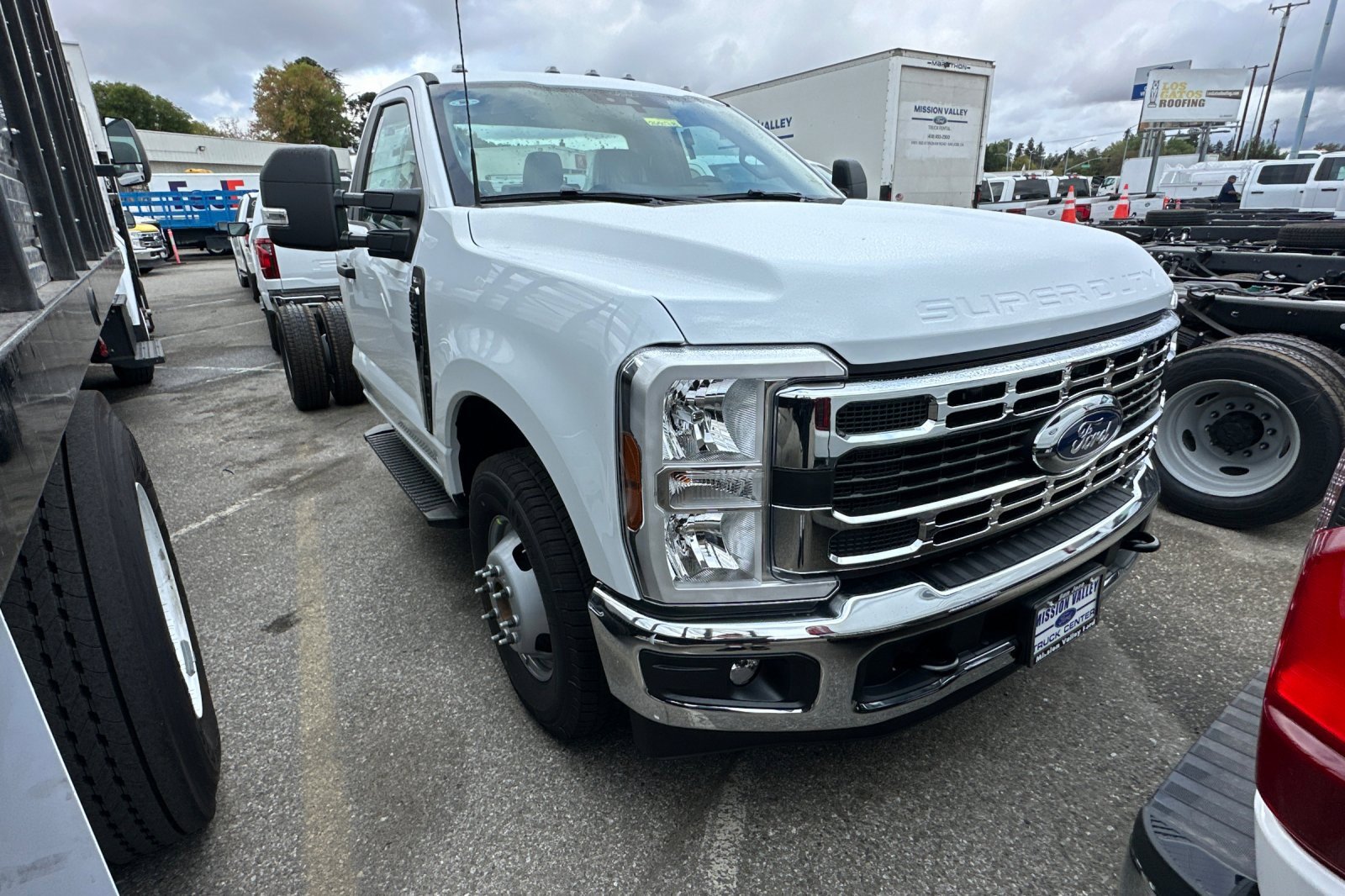 New 2026 Ford F350 XL w/ XL Chrome Package image 2