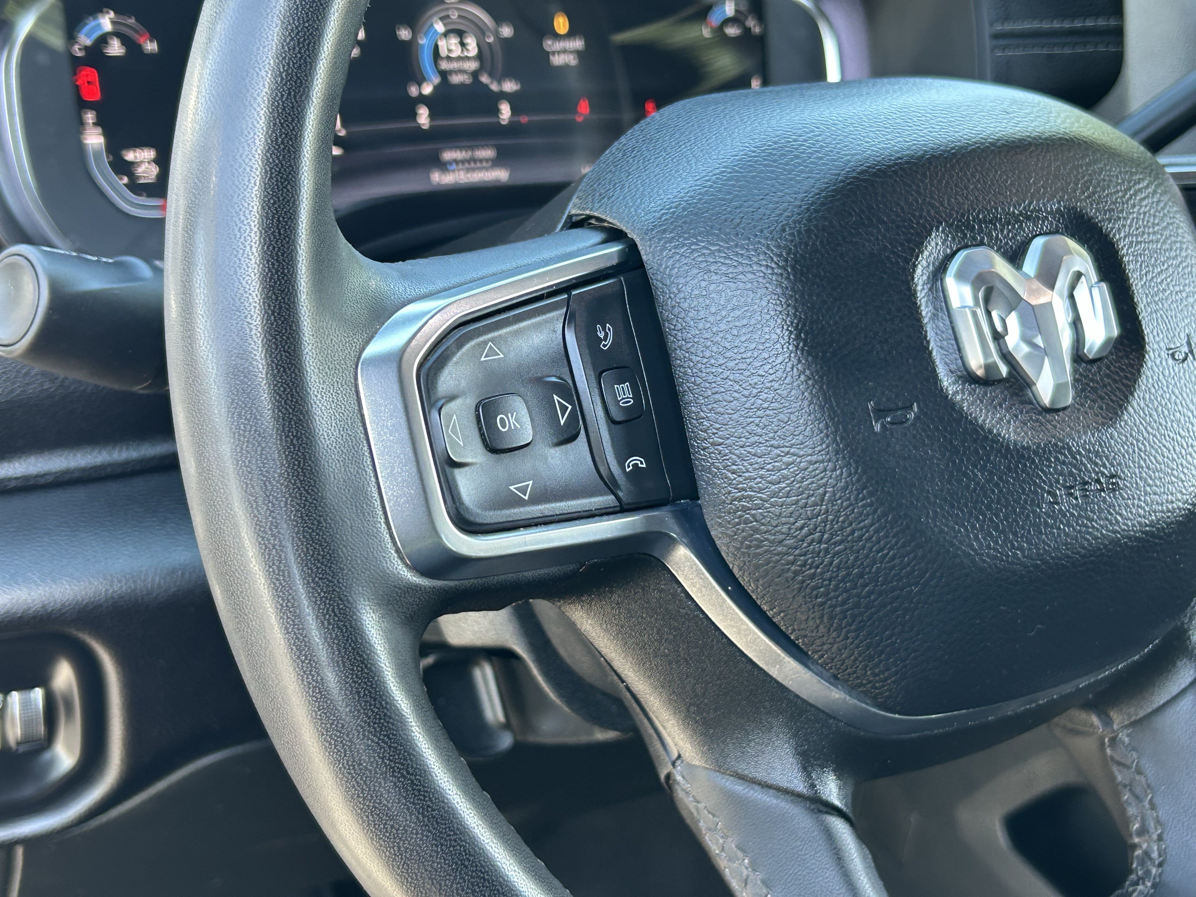 Used 2025 RAM 2500 Laramie AWD/4WD image 28