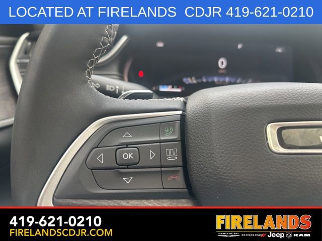 Used 2023 Jeep Grand Cherokee Limited AWD/4WD image 23
