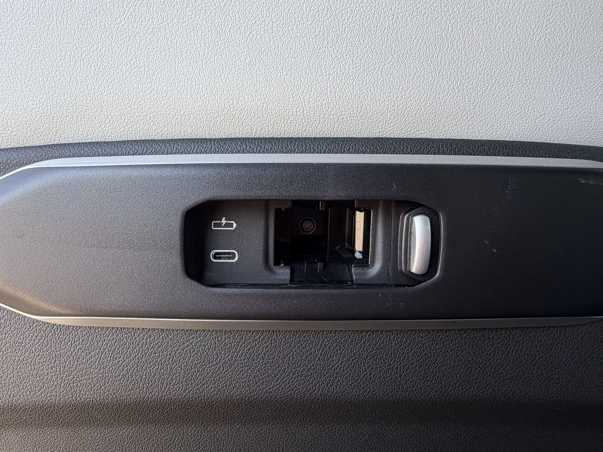 Used 2026 BMW X6 xDrive40i image 11