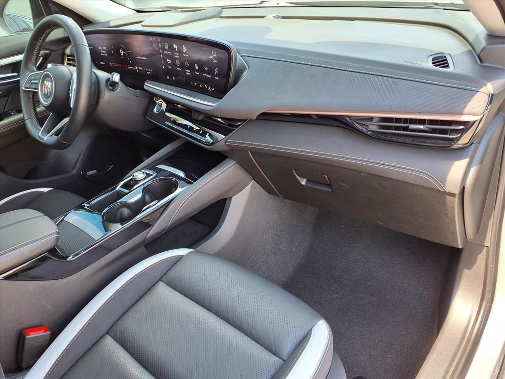 Used 2025 Buick Envision Sport Touring image 8