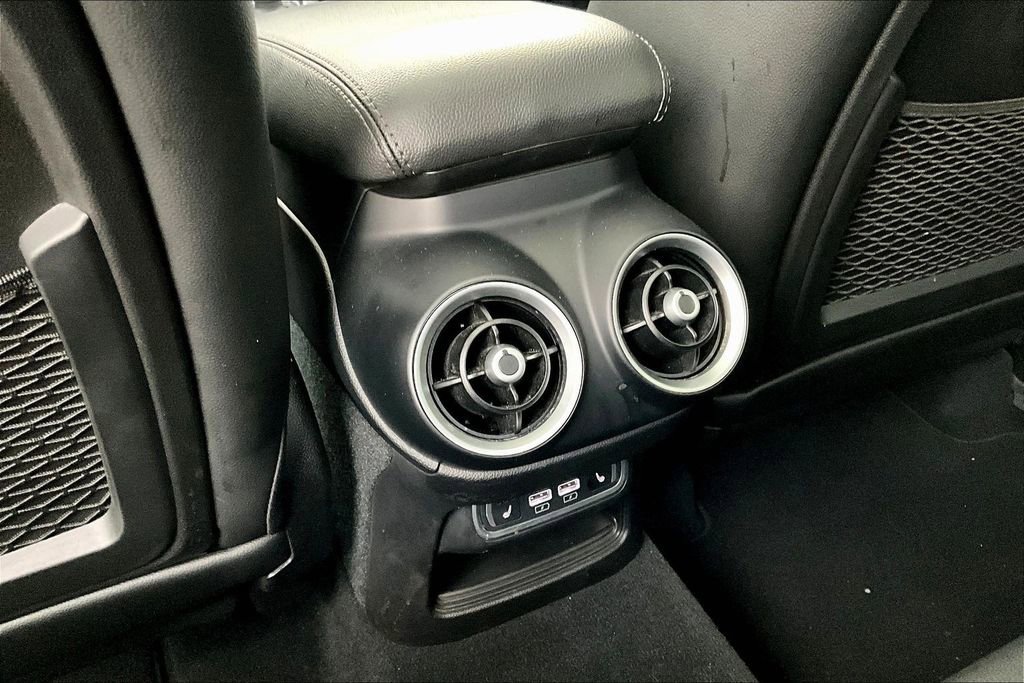 Used 2022 Alfa Romeo Stelvio Sprint image 29