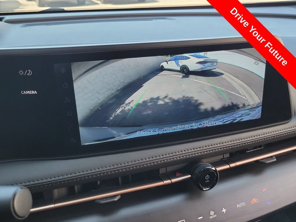Used 2025 Nissan Ariya AWD image 11
