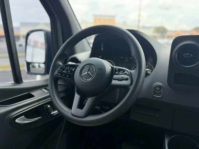Used 2020 Mercedes-Benz Sprinter 2500 image 25