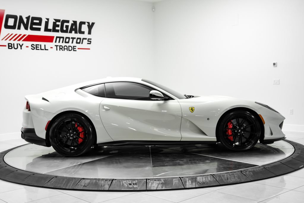 Used 2019 Ferrari 812 Superfast RWD image 8