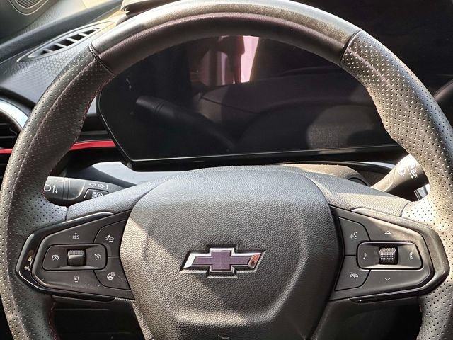 Used 2025 Chevrolet Trax RS w/ Driver Confidence Package FWD image 17