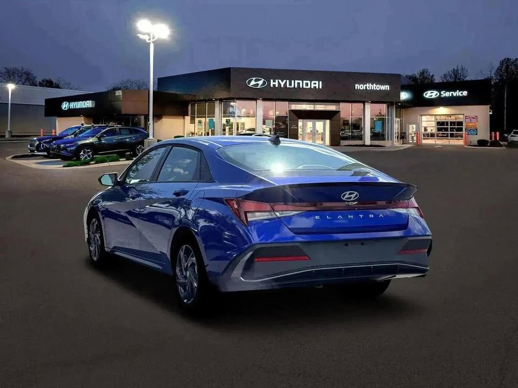 New 2026 Hyundai Elantra Sport FWD image 5