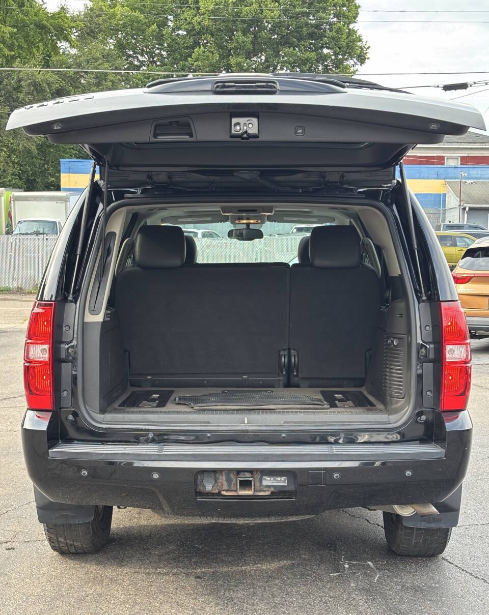 Used 2013 Chevrolet Tahoe LT w/ Luxury Package AWD/4WD image 10