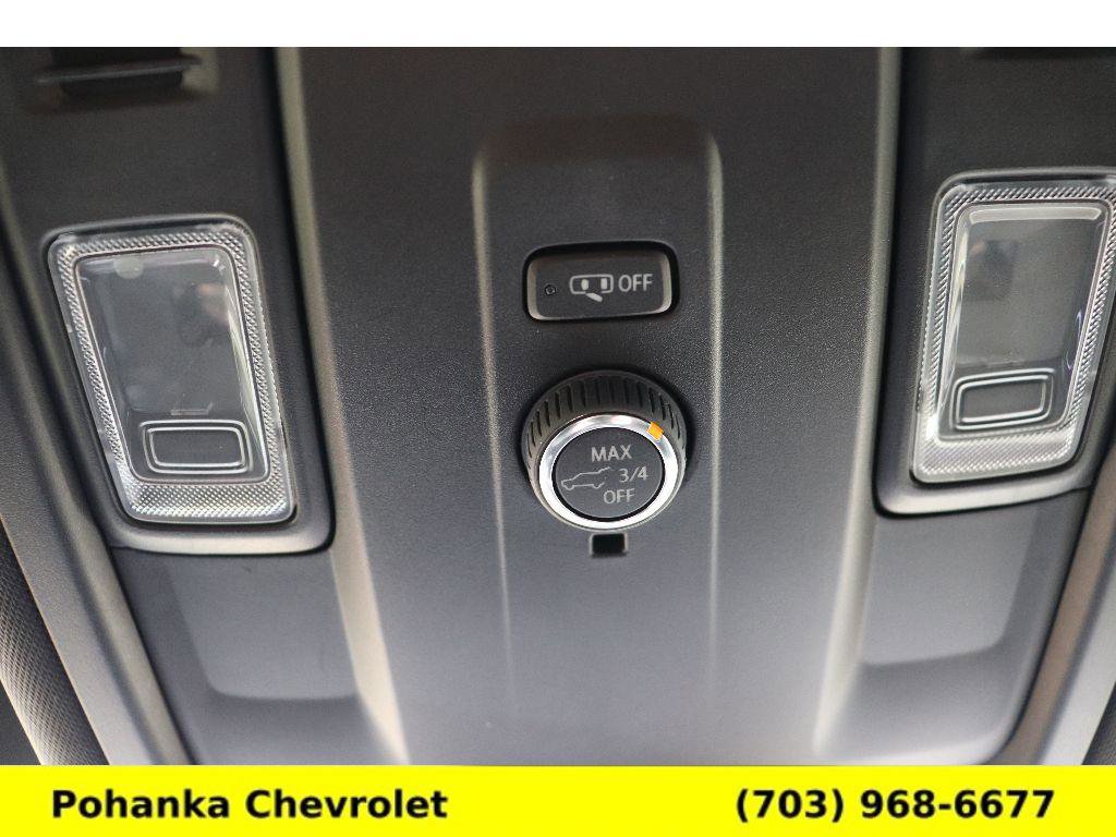 Certified 2025 Chevrolet Suburban Z71 image 18