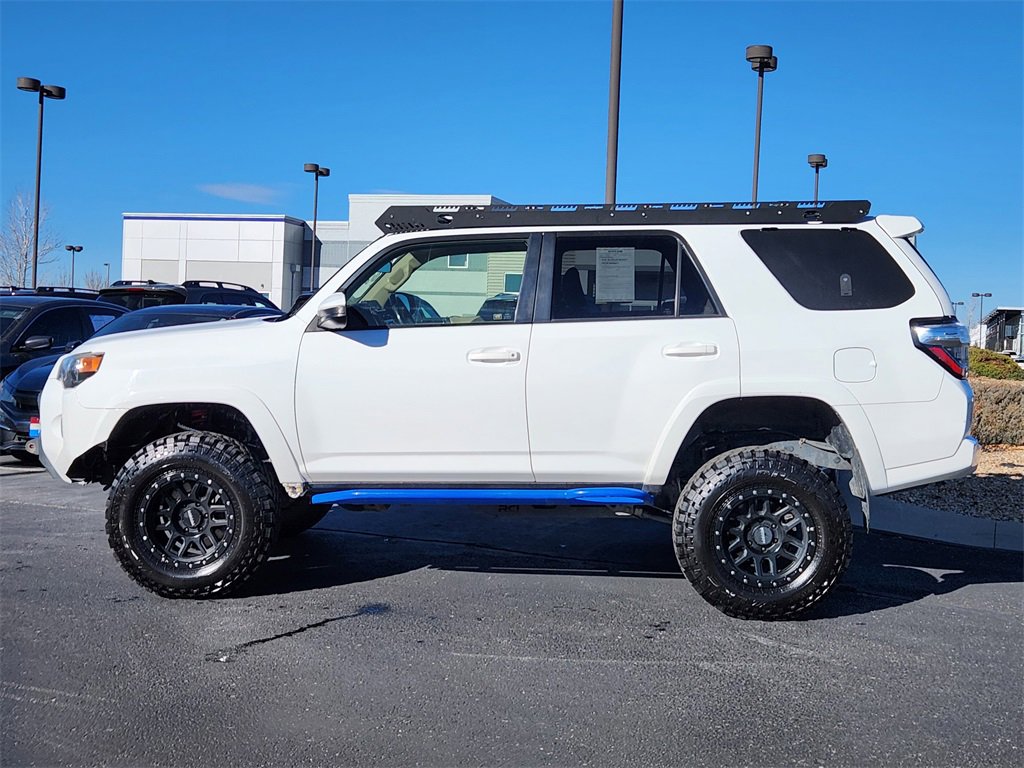 Used 2016 Toyota 4Runner SR5 image 2