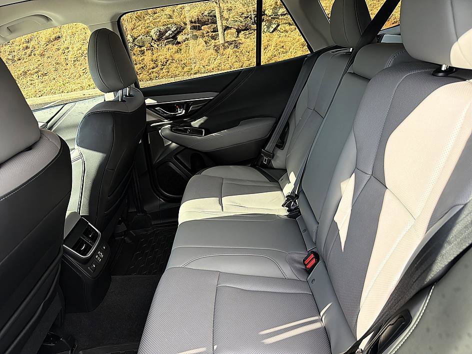 Used 2025 Subaru Outback Limited w/ Popular Package #2 image 12