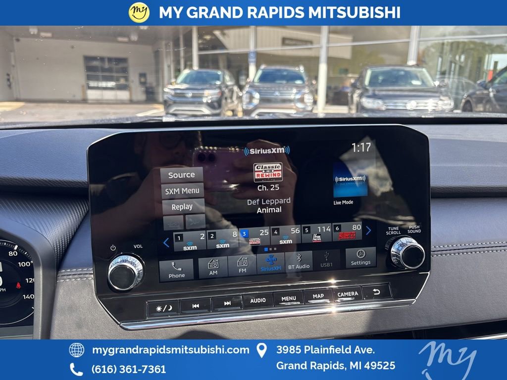 New 2025 Mitsubishi Outlander SE image 22