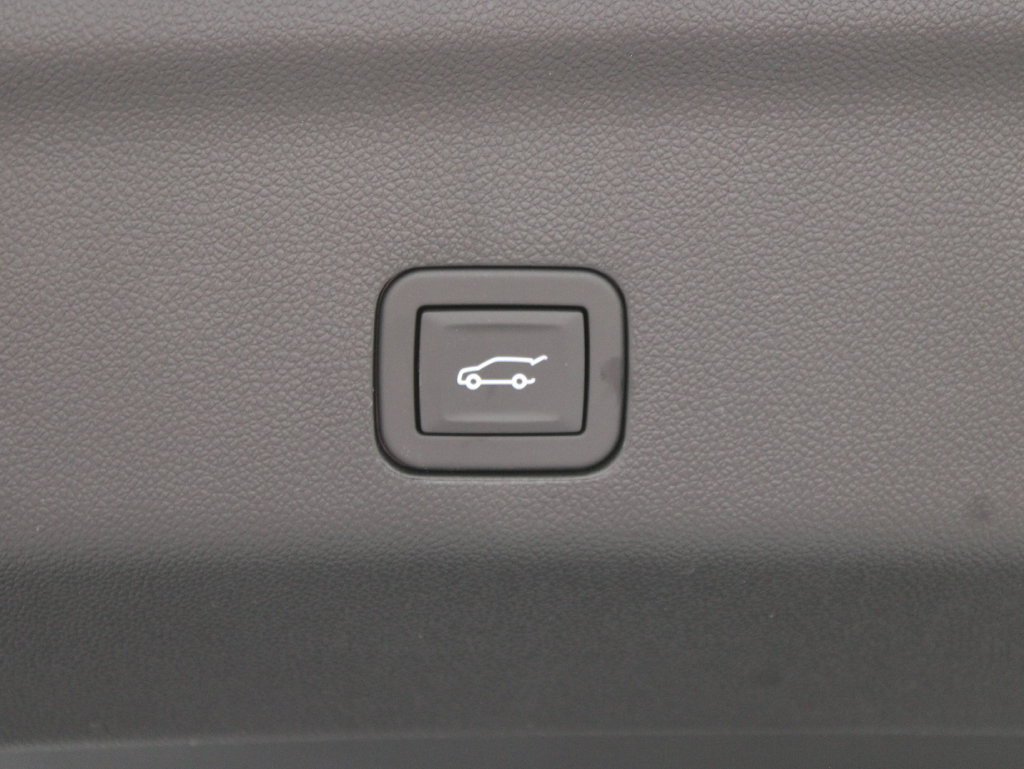 Used 2026 GMC Yukon AT4 Ultimate w/ LPO, Floor Liner Package AWD/4WD image 54