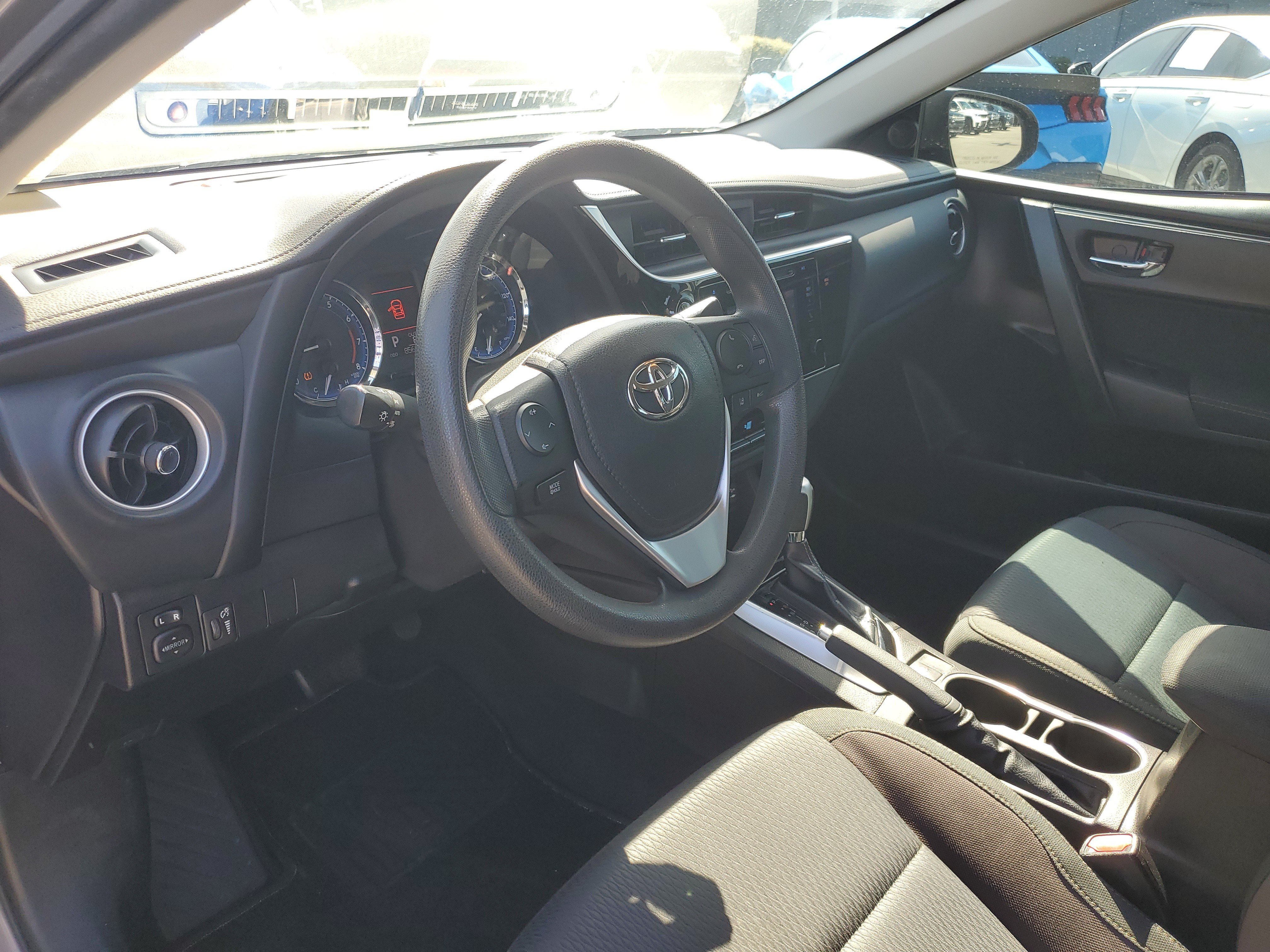 Used 2019 Toyota Corolla LE FWD image 11