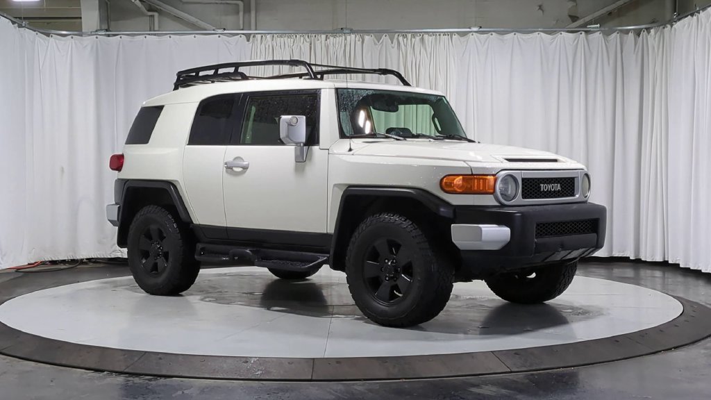 Used 2013 Toyota FJ Cruiser 4WD image 2