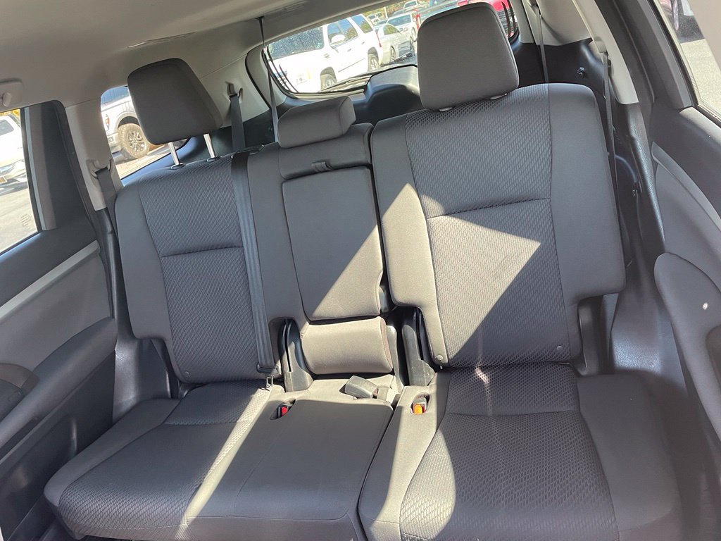 Used 2016 Toyota Highlander LE FWD image 23