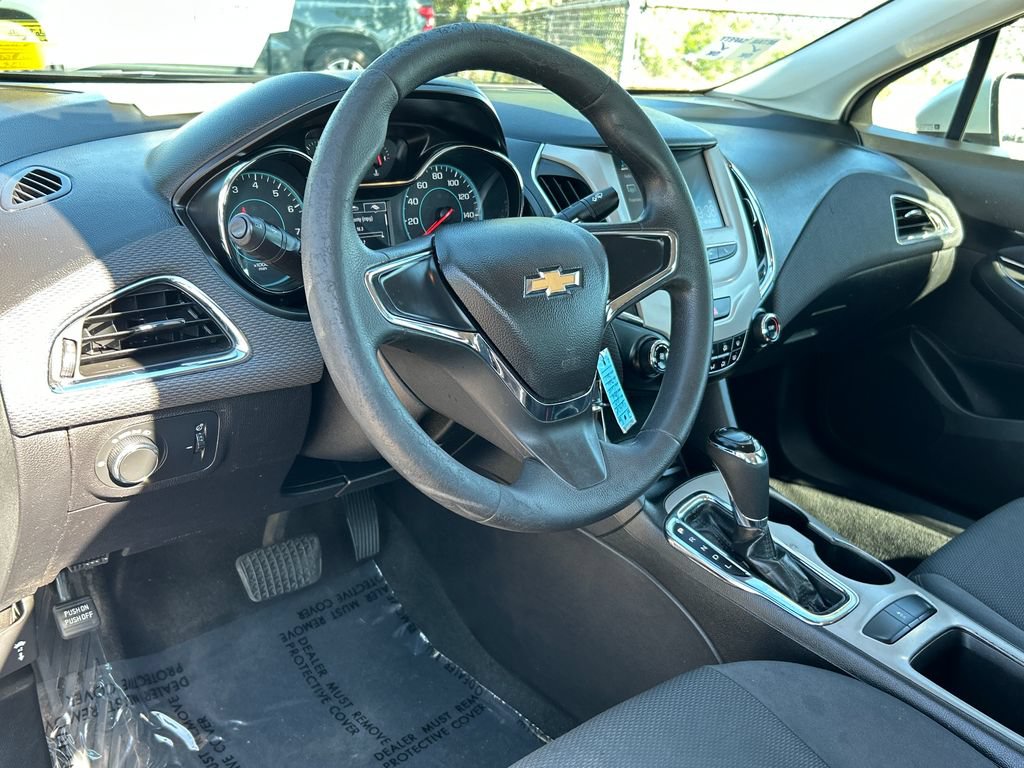 Used 2018 Chevrolet Cruze LS FWD image 7