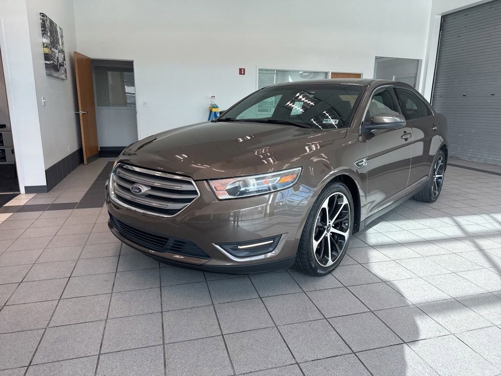 Used 2015 Ford Taurus SEL w/ Equipment Group 201A AWD/4WD image 8