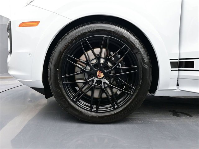 New 2026 Porsche Cayenne GTS image 6