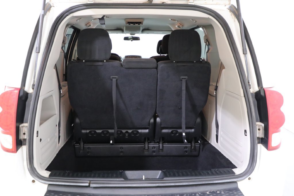 Used 2016 Dodge Grand Caravan SE w/ Quick Order Package 29E SE FWD image 19