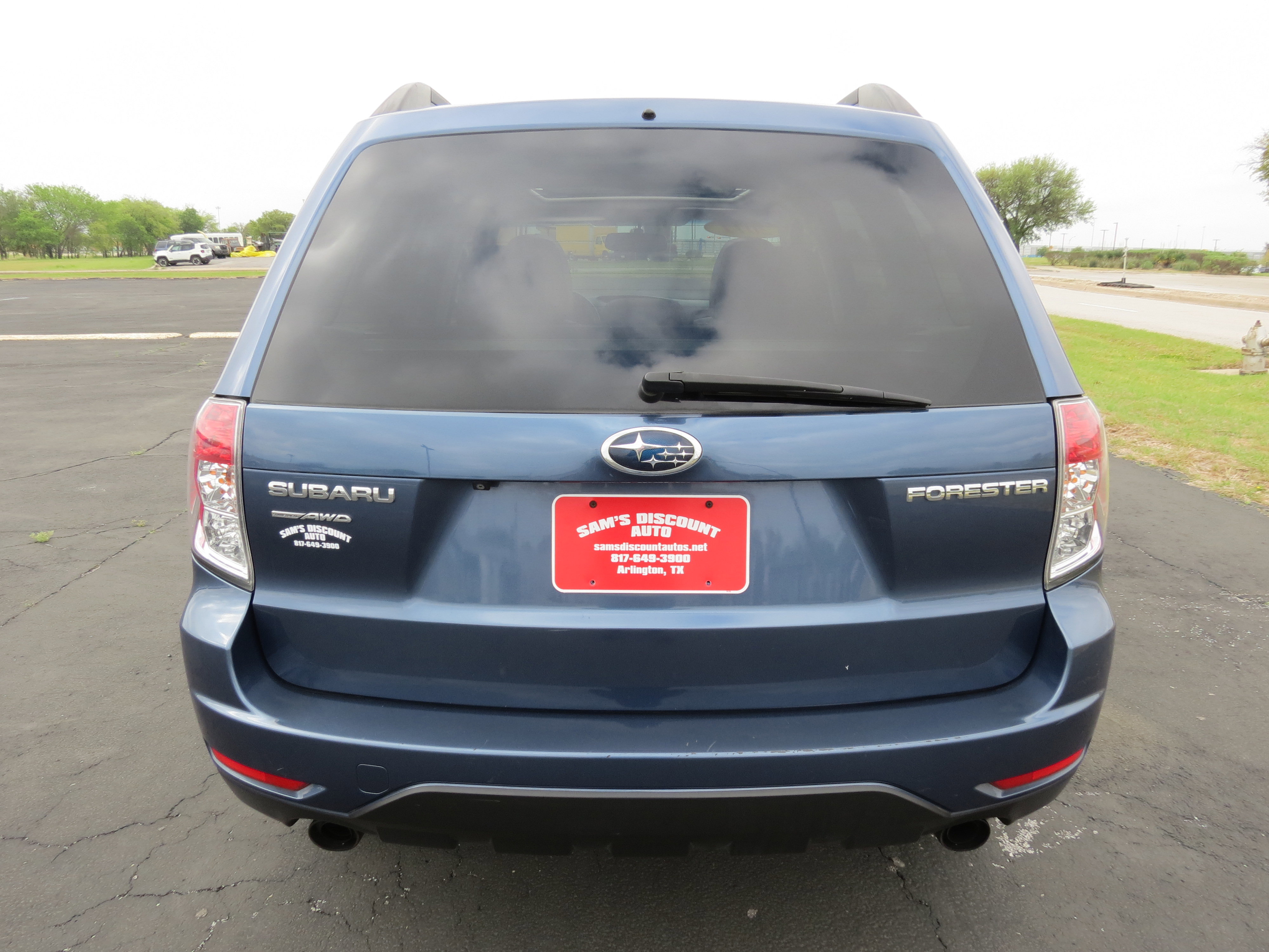 Used 2011 Subaru Forester 2.5X Limited AWD/4WD image 8