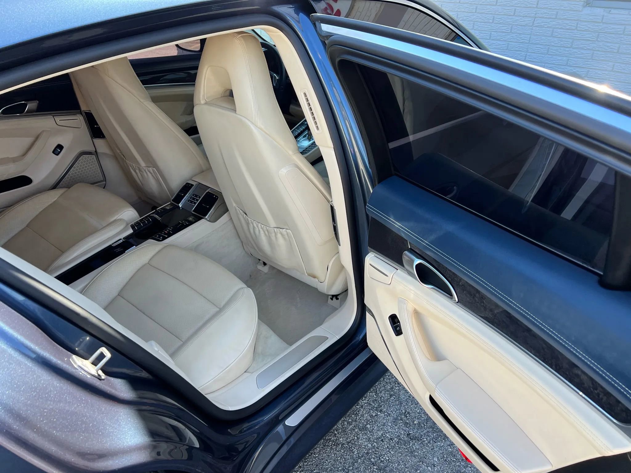 Used 2010 Porsche Panamera Turbo AWD/4WD image 32