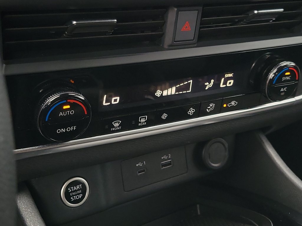 Certified 2023 Nissan Rogue SV FWD image 28